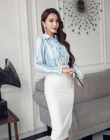 SU0016 : Áo sơ mi voan sọc hai túi và Chân váy dài xẻ đùi