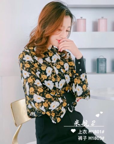 A1802 : Áo sơ mi voan hoa dài tay thụng cổ 3 phân