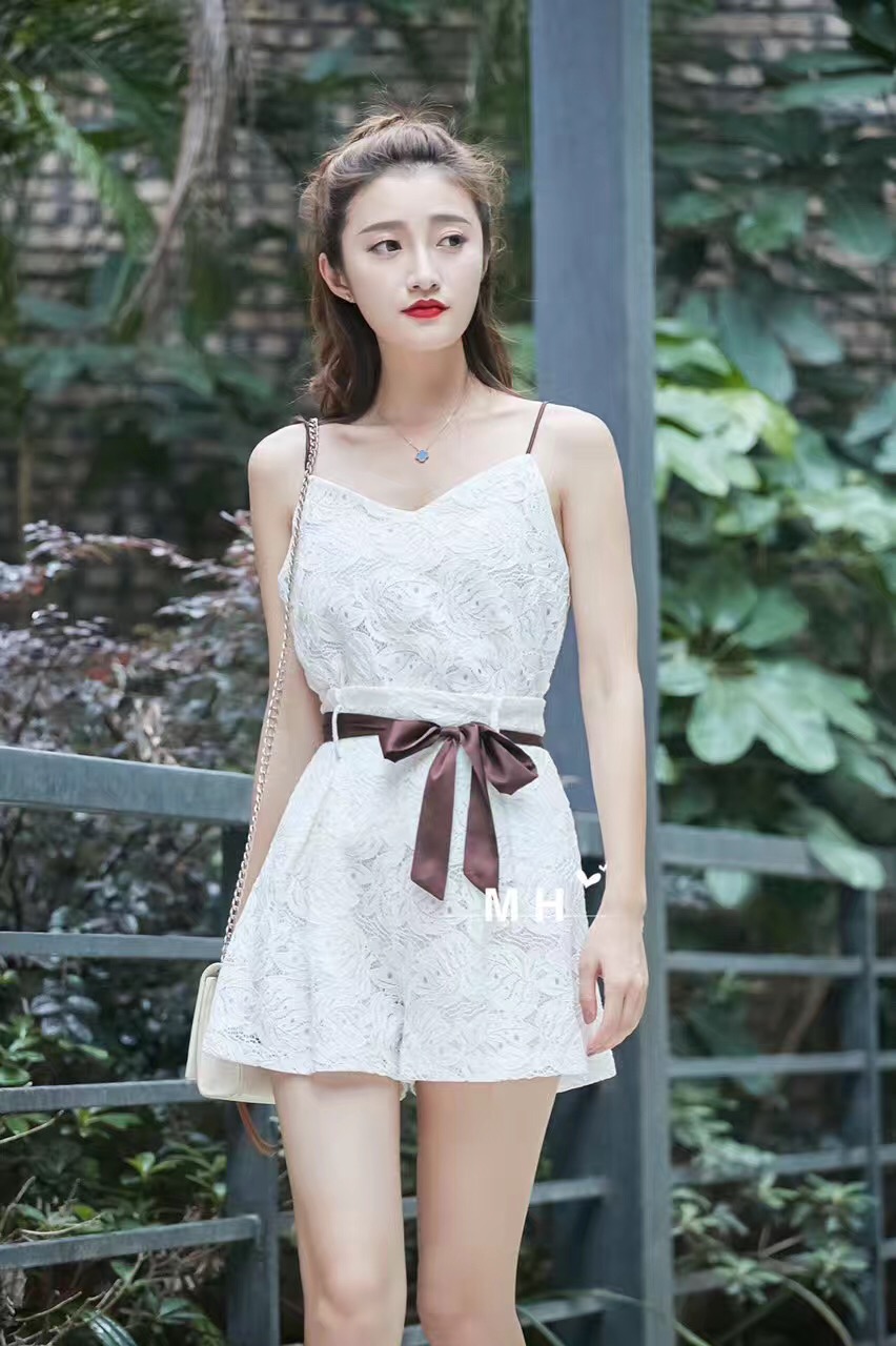 AV31 Set bộ ren áo 2 dây dạo phố