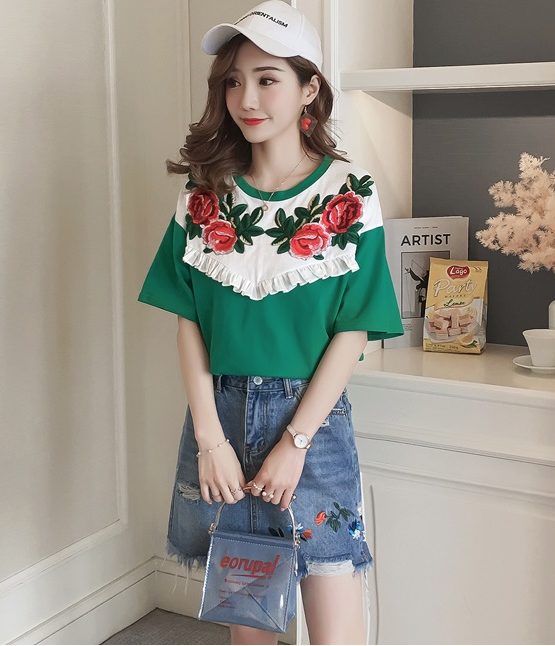 D1827 : Set bộ áo thun thêu hoa hồng + Chân váy Jean thêu hoa