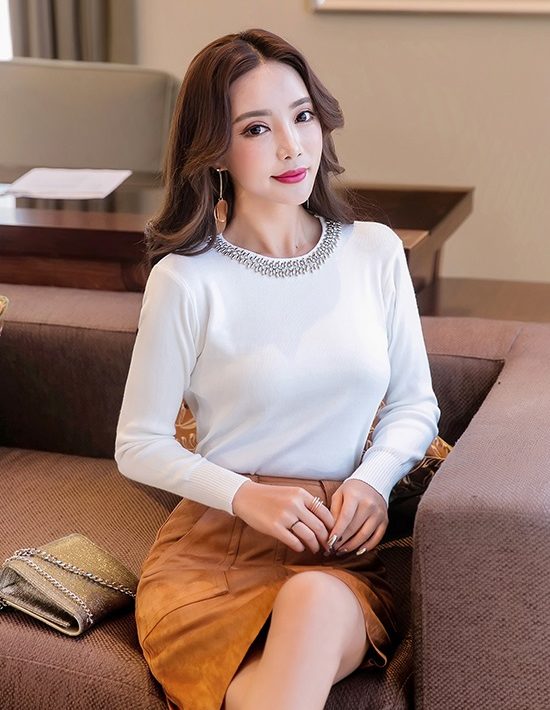 AL1822 : Áo len dệt kim cổ tròn đính hạt vòng cổ