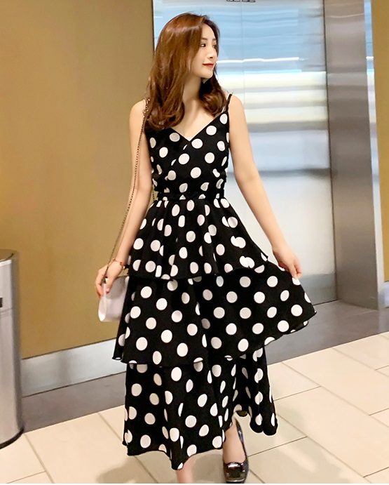 D1925 : Đầm 2 dây chấm bi to xòe tầng