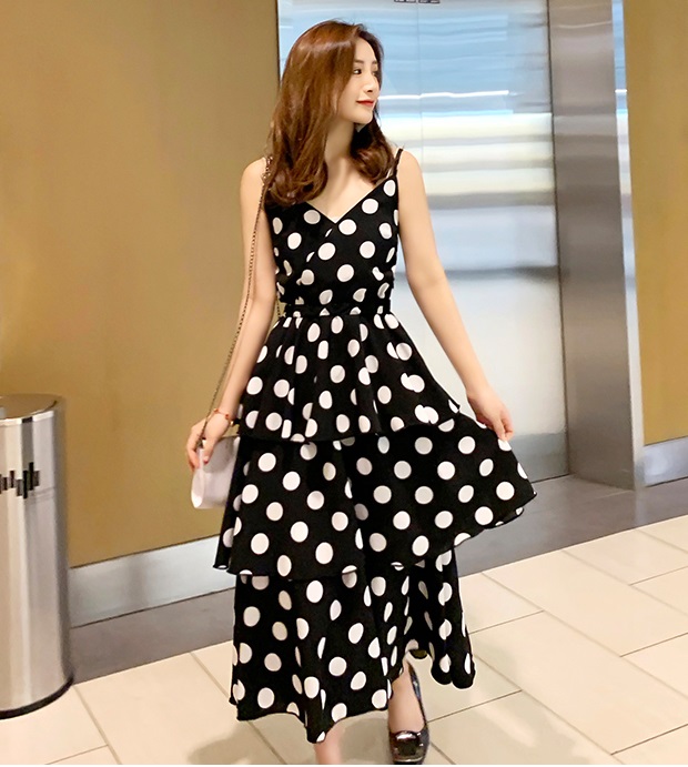 D1925 : Đầm 2 dây chấm bi to xòe tầng