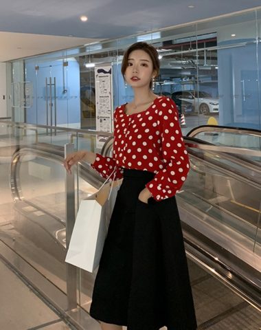 D1909 : Set bộ áo sơ mi chấm bi cổ vuông + chân váy xòe