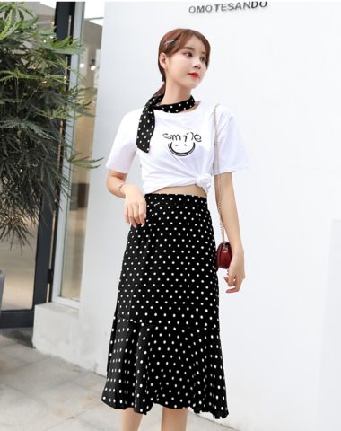 D1998 : Set bộ áo thun smile + chân váy đuôi cá chấm bi (kèm khăn)