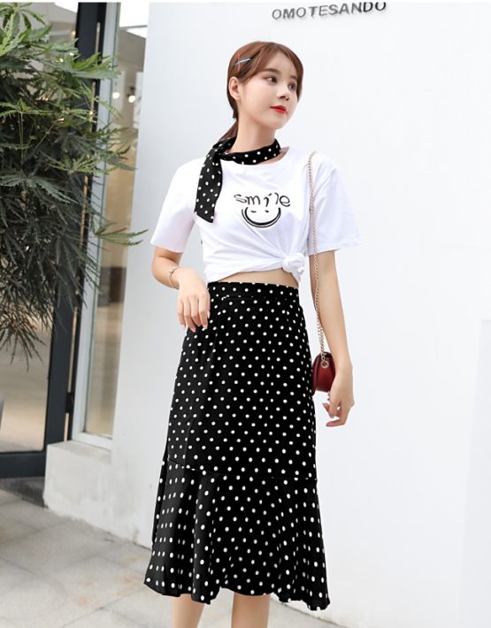 D1998 : Set bộ áo thun smile + chân váy đuôi cá chấm bi (kèm khăn)