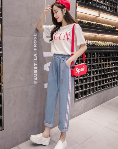 Q203 : Quần jean dài ống suông viền sọc thể thao
