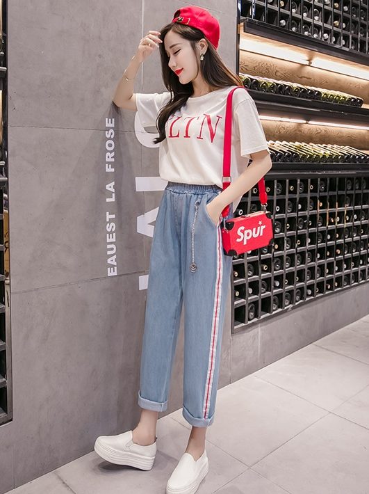 Q203 : Quần jean dài ống suông viền sọc thể thao