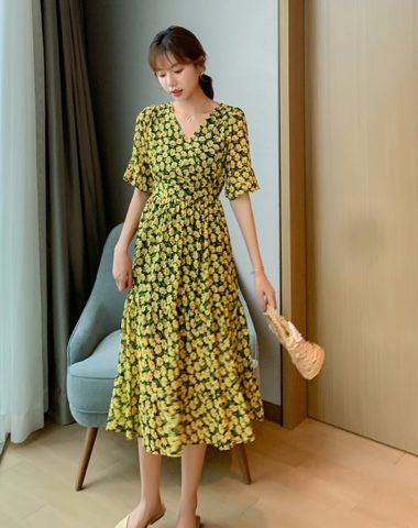 D219 : Đầm voan hoa cúc nhỏ dài cổ chữ V