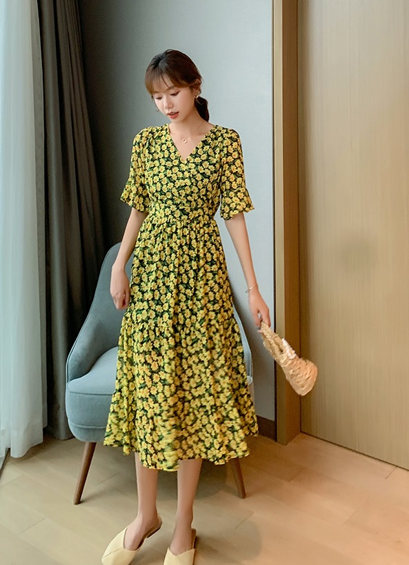 D219 : Đầm voan hoa cúc nhỏ dài cổ chữ V