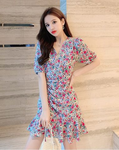 D218 : Váy voan hoa chuông đuôi cá ngắn rút dây lệch bên