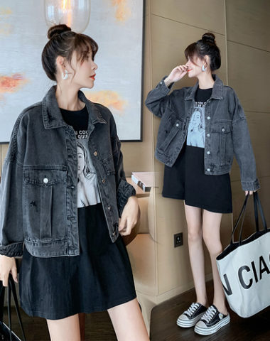 K213 : Áo khoác Jean đơn giản thêu chữ sau lưng