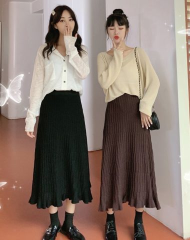CV207 : Chân váy len dệt kim xòe xếp ly