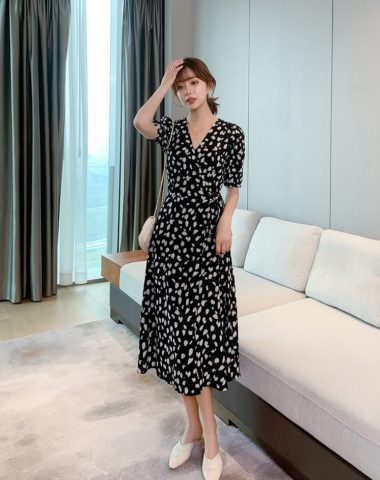 D242 : Đầm voan hoa chuông kiểu Pháp cổ chữ V thắt đai eo
