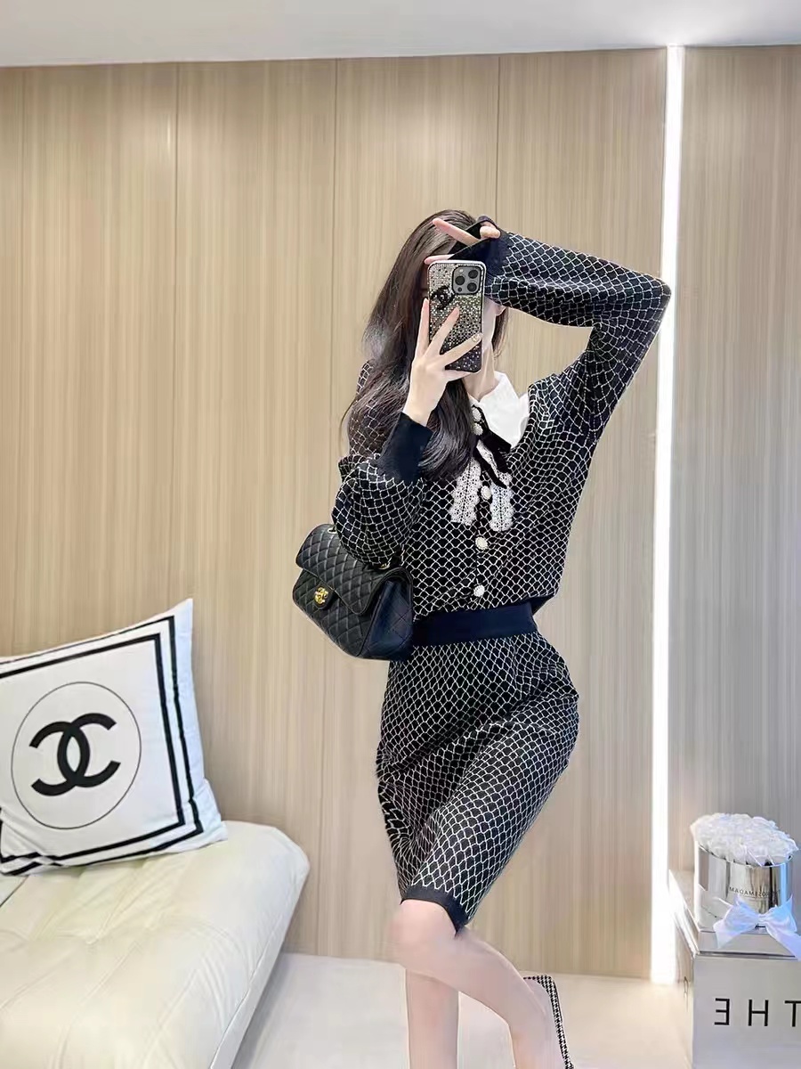 DL218 : Set bộ len dệt kim sọc HQ cổ bẻ búp bê đính nơ