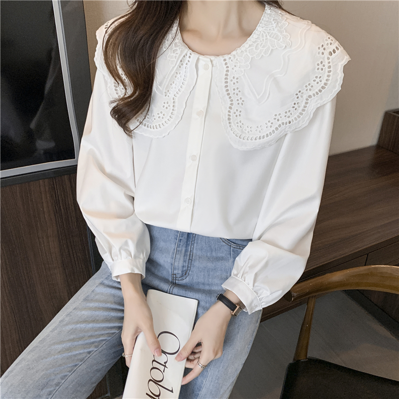 A327 : Áo sơ mi trắng đơn giản cổ bẻ búp bê dập ren hoa