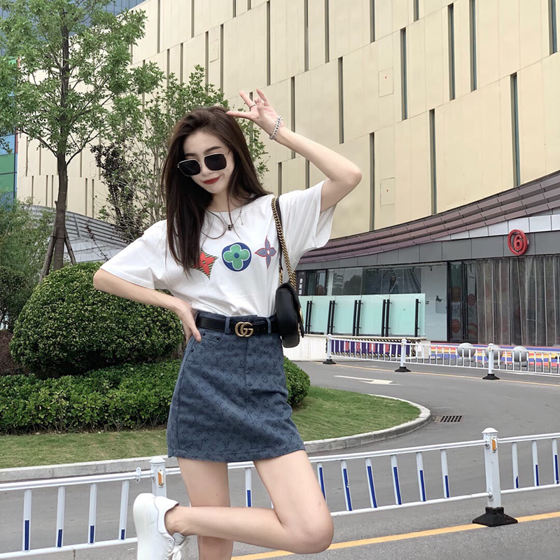SB225 : Set bộ áo thun + chân váy denim ngắn dạo phố