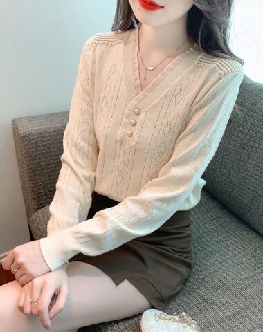 AL247 : Áo len dệt kim HQ cổ chữ V đính hạt ngọc trai