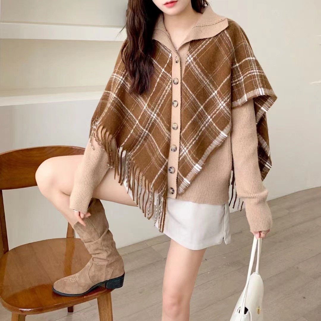 K280 : Áo khoác len dệt kim 2 lớp khăn choàng tua rua liền ngoài